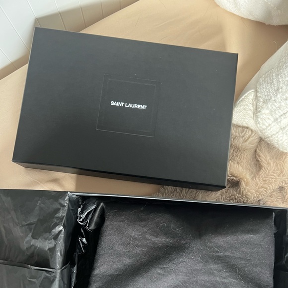 YSL Medium Envelope Bag - Picture 5 of 10